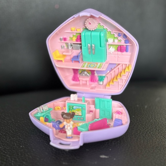 Vintage Polly Pocket Slumber Party Fun w doll - Picture 3 of 9